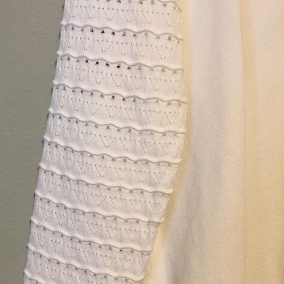 T Tahari Zigzag Trim & Eyelet SleeveSweater - M - Picture 4 of 8